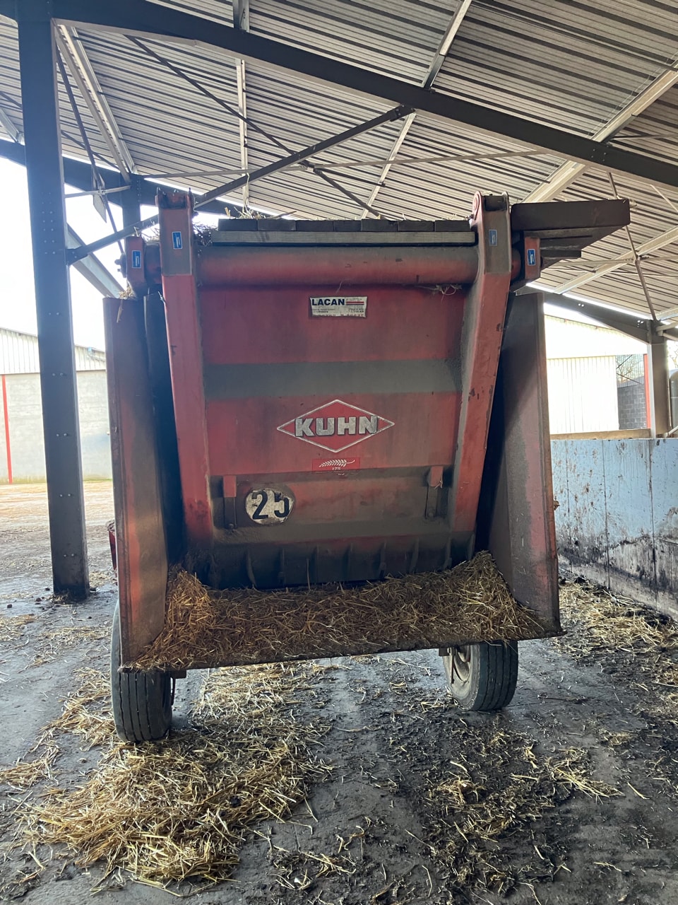 Pailleuse KUHN ALTOR 6070 - photo slide 2