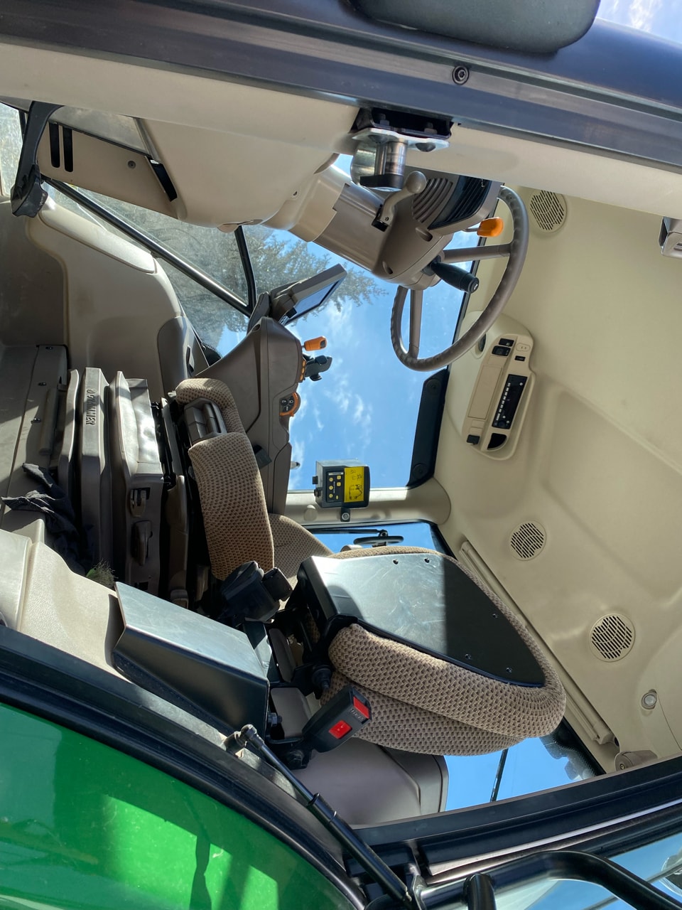 Tracteur JOHN DEERE 6155R - photo slide 3