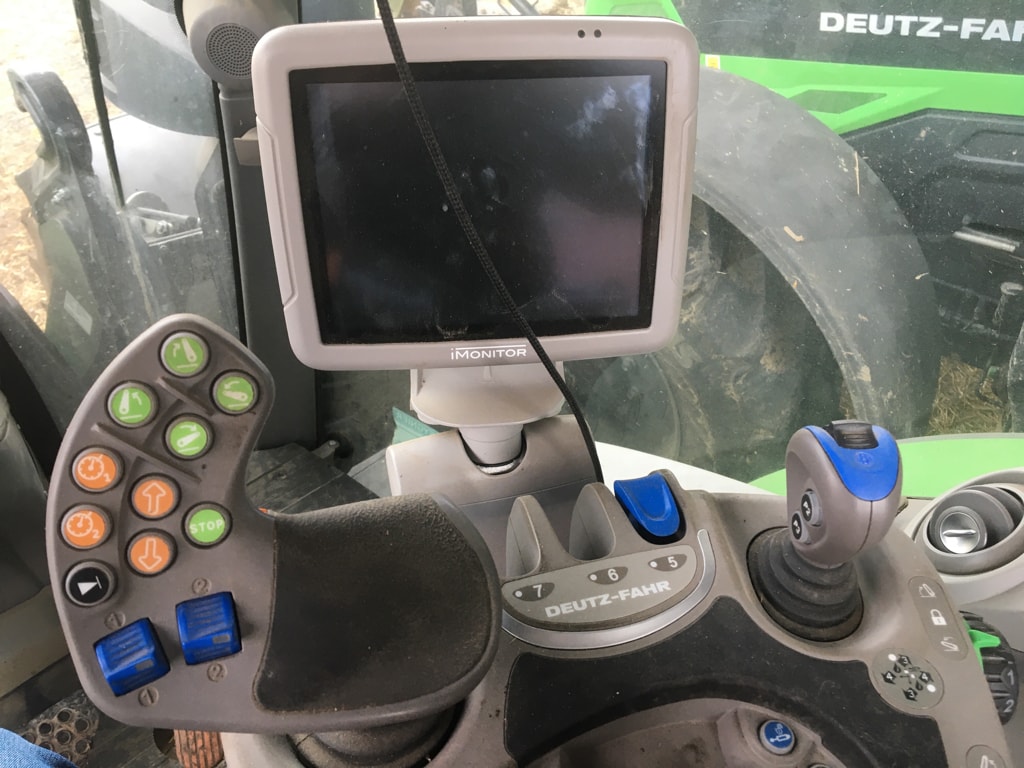 Tracteur chargeur DEUTZ FAHR 6165.4 AGROTRON TTV - photo slide 24