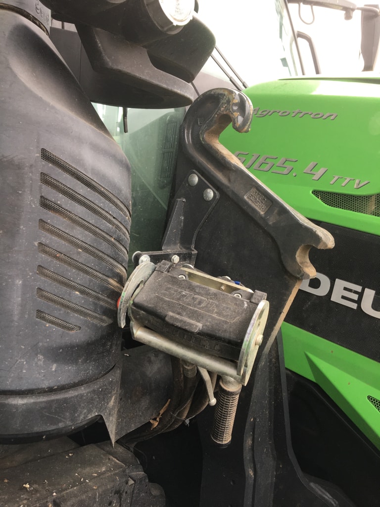 Tracteur chargeur DEUTZ FAHR 6165.4 AGROTRON TTV - photo slide 5