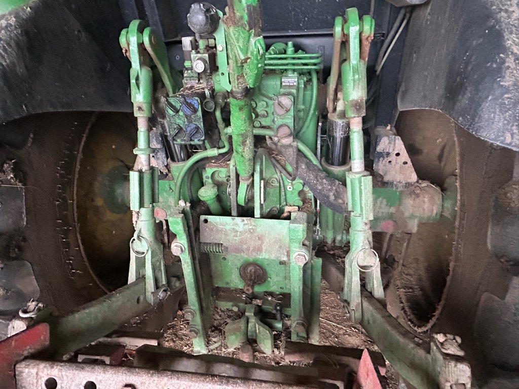 Tracteur chargeur JOHN DEERE 6110 RC - photo slide 6