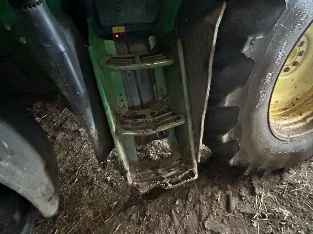 Tracteur chargeur JOHN DEERE 6110 RC - photo slide 10