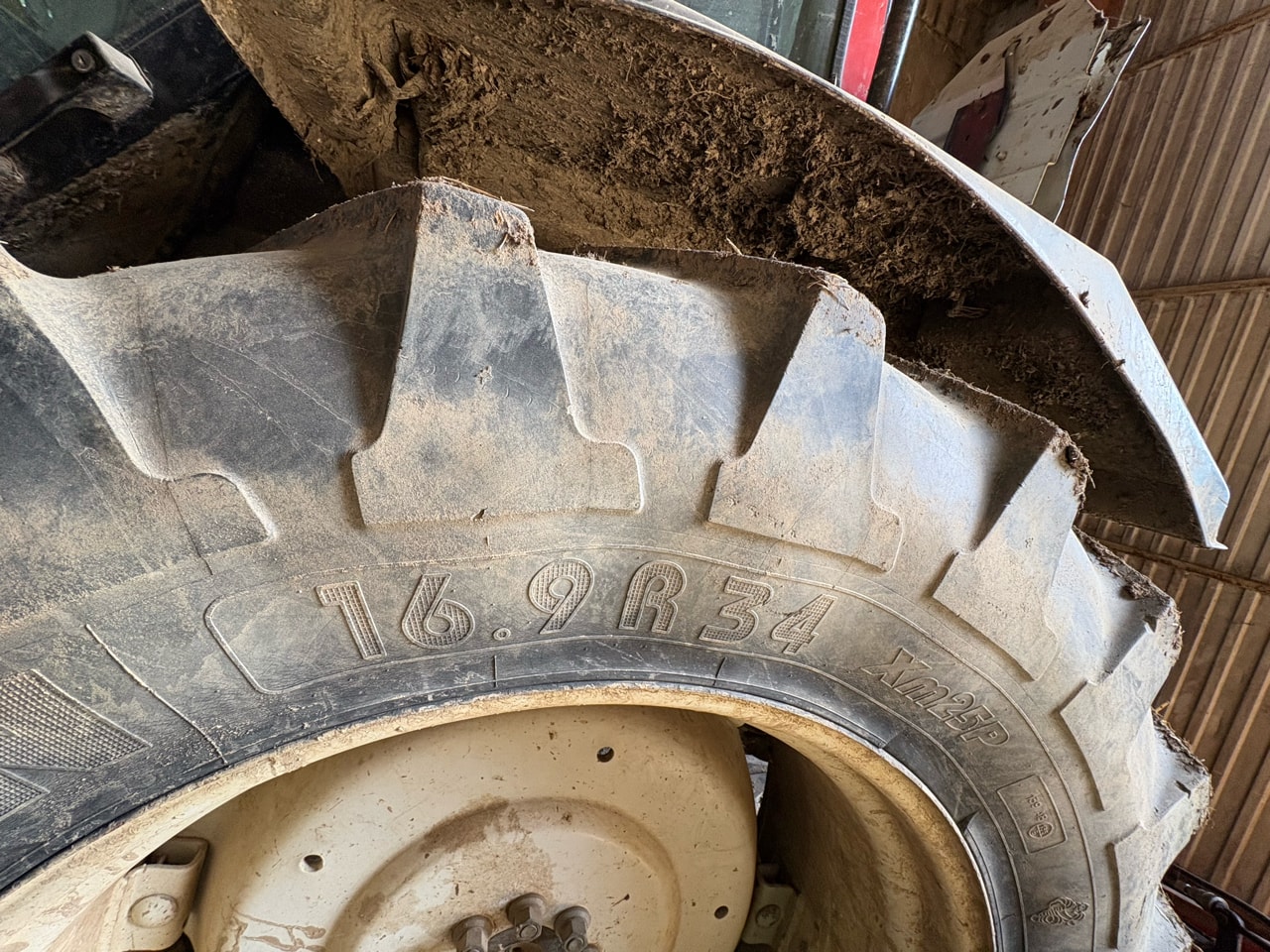 Tracteur VALTRA 565 - photo slide 5