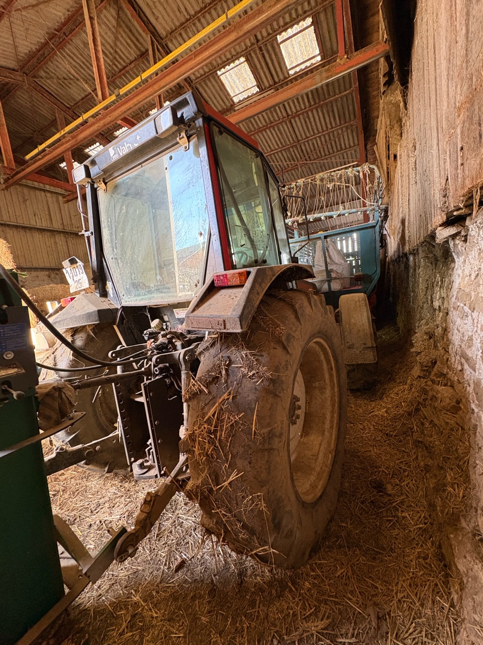 Tracteur VALTRA 565 - photo slide 7