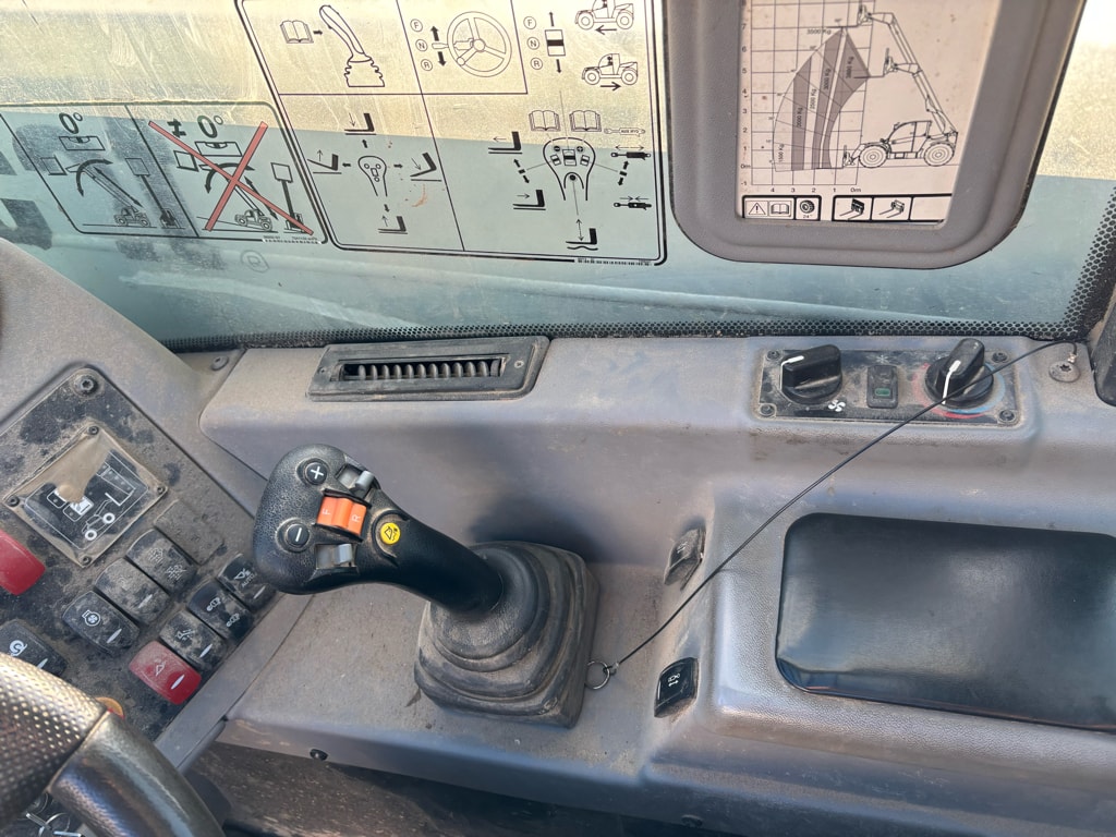Telescopique BOBCAT TL 38.70 HF AGRI - photo slide 13