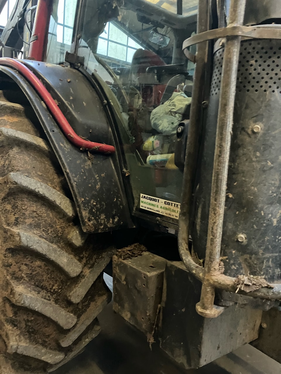 Tracteur VALTRA N143H - photo slide 3