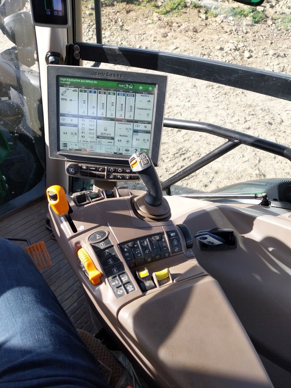Tracteur JOHN DEERE 6R150 - photo slide 3