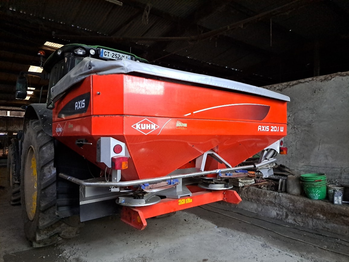 Epandeur engrais KUHN Axis 20.1 - photo slide 1