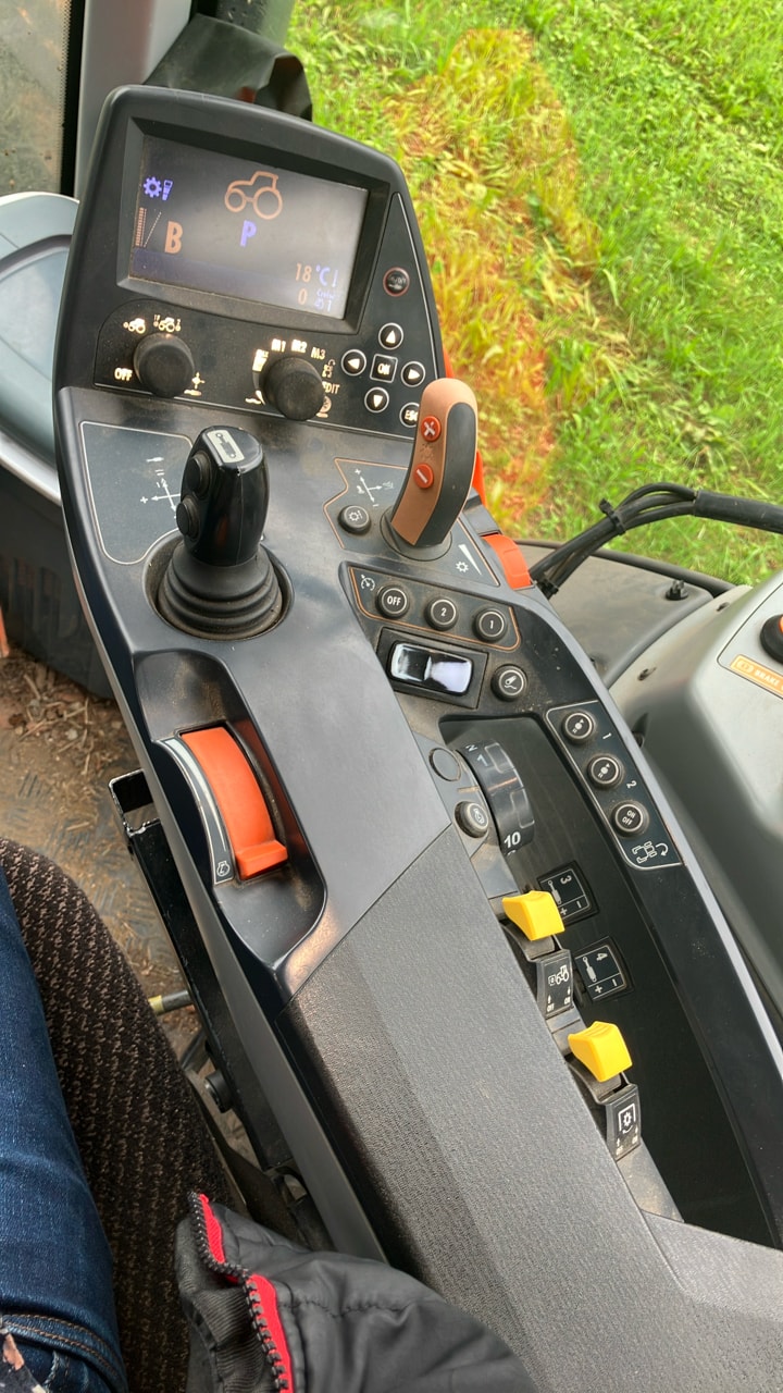 Tracteur VALTRA T194 Direct - photo slide 21
