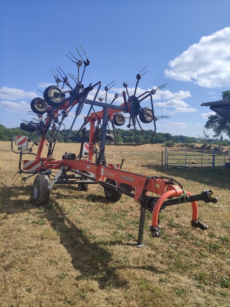 Faneuse KUBOTA TE8511C - photo slide 2