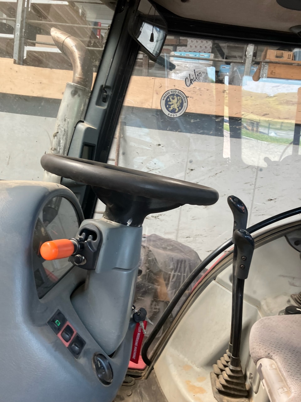Tracteur VALTRA T153 - photo slide 6