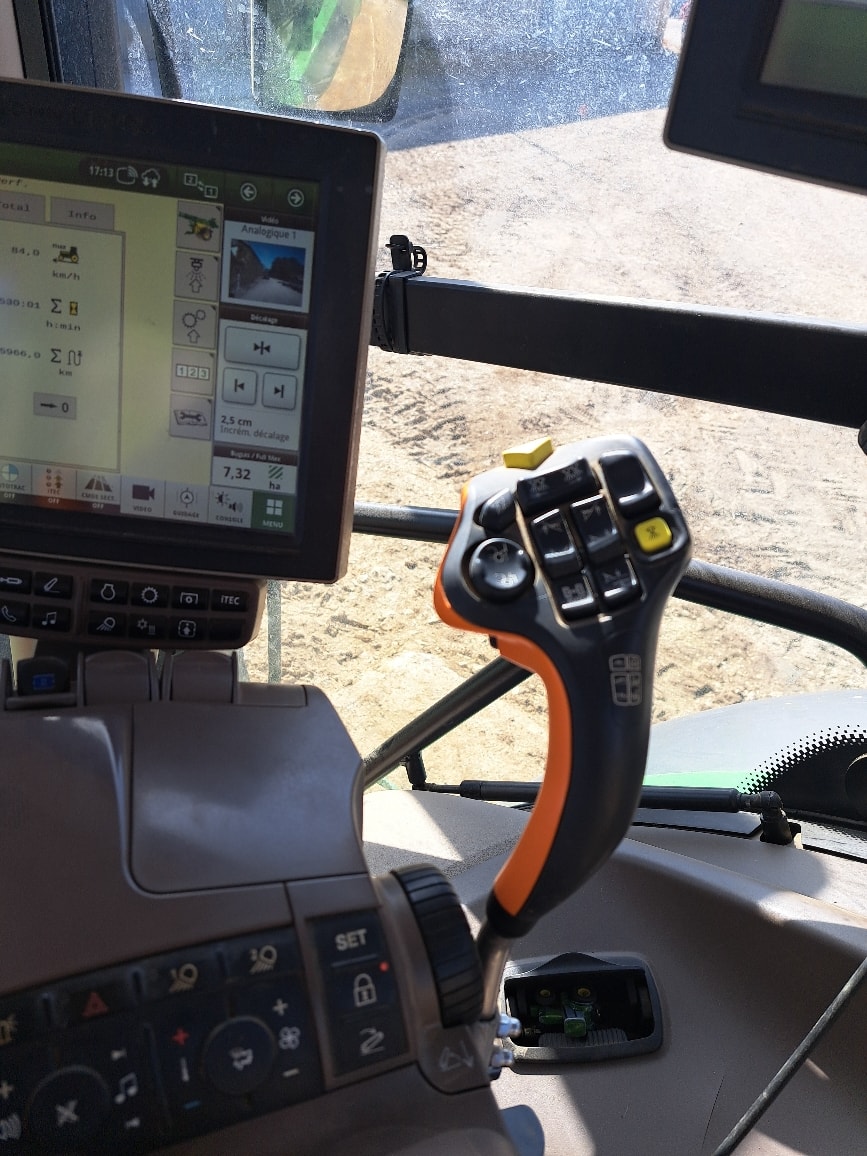 Pulverisateur JOHN DEERE M 952 I - photo slide 4