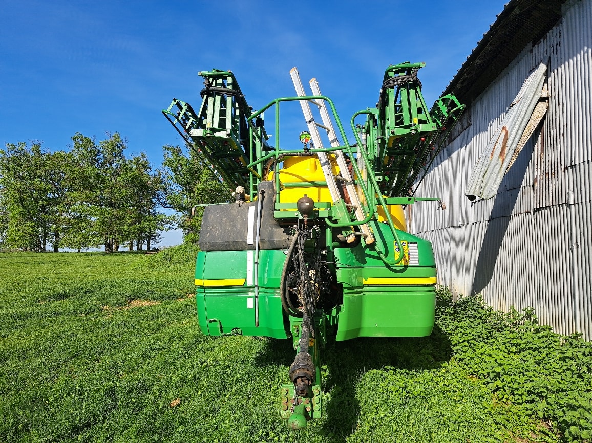 Pulverisateur JOHN DEERE R962i - photo slide 3