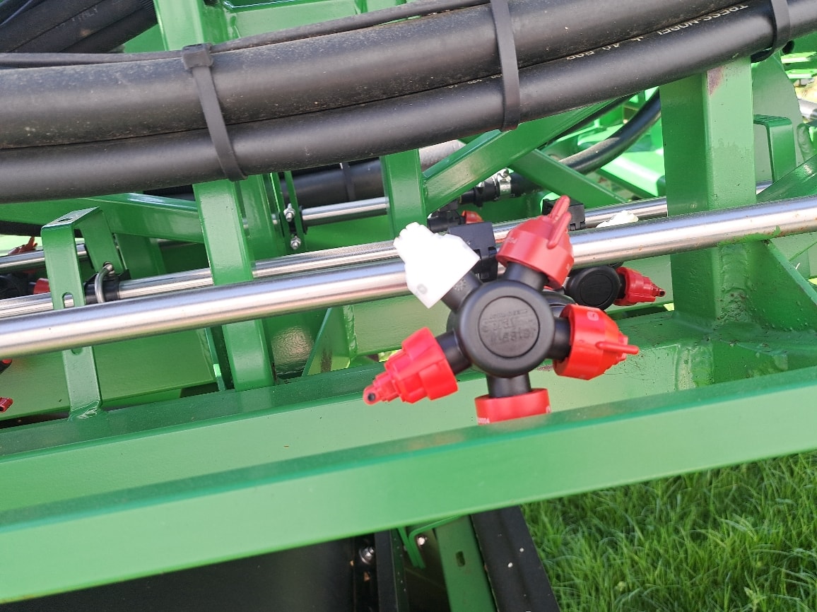Pulverisateur JOHN DEERE R962i - photo slide 6
