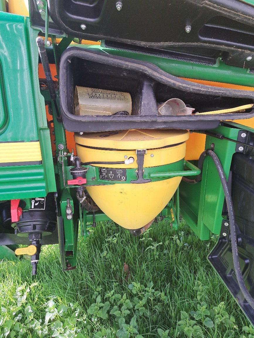 Pulverisateur JOHN DEERE R962i - photo slide 10